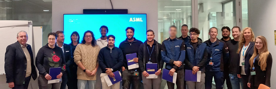 Eerste lichting BBL studenten logistiek bij ASML geslaagd - Technicum