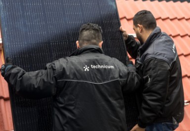 technicum-one-start-zonnepanelen-384x266 Technicum ONE Start kandidaten in de zonnepalen
