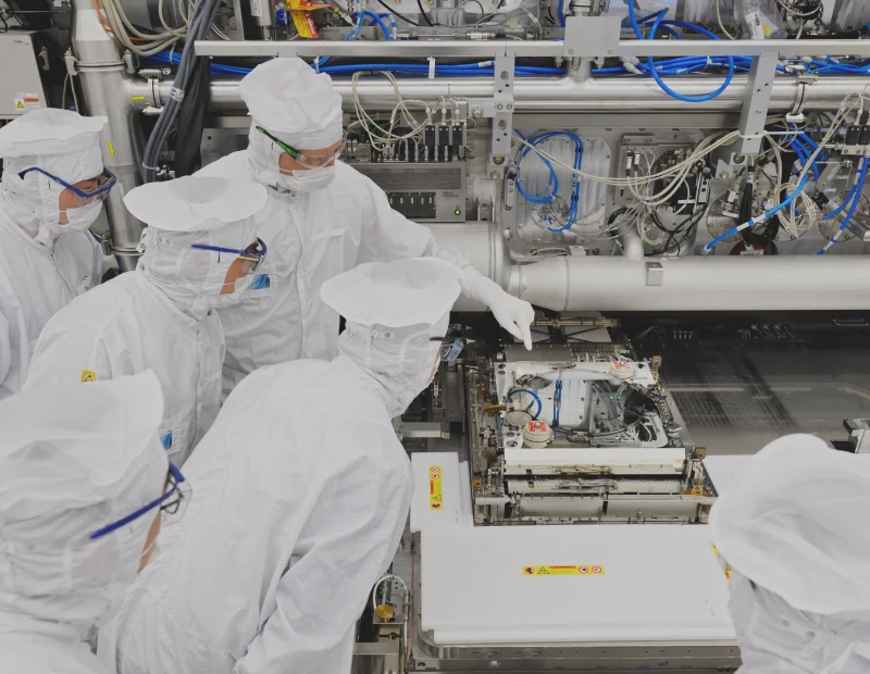 BBL Mechatronica bij ASML Werken en leren bij ASML BBL Mechatronica bij ASML Werken en leren bij ASML
